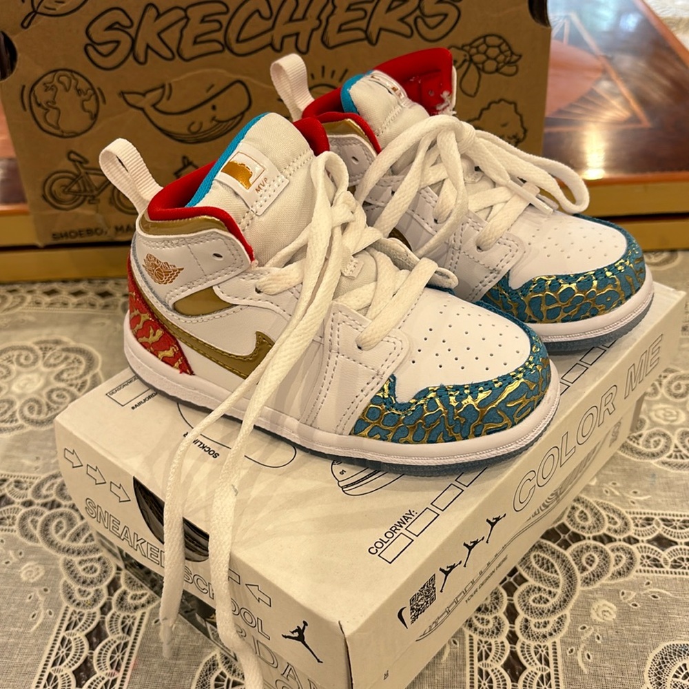 Kids Nike (Jordan 1 Mid) Sneakers Toddler Size 7